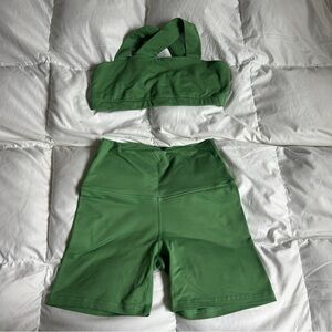 SET Active. Green Set. Size Medium